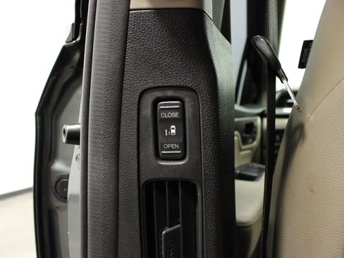 Used 2018 Honda Odyssey EX-L image 24