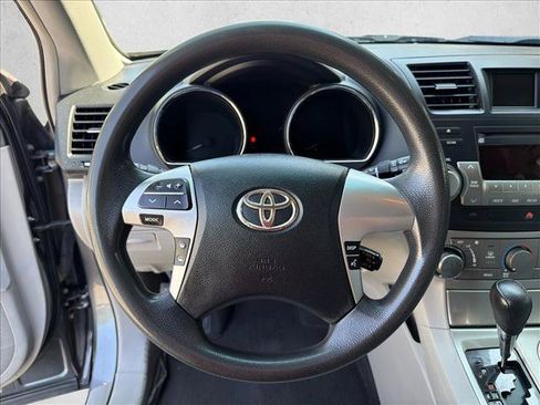 Used 2012 Toyota Highlander 4WD w/ Tech Pkg image 15