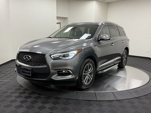 Used 2019 INFINITI QX60 Luxe w/ Essential Package FWD image 4