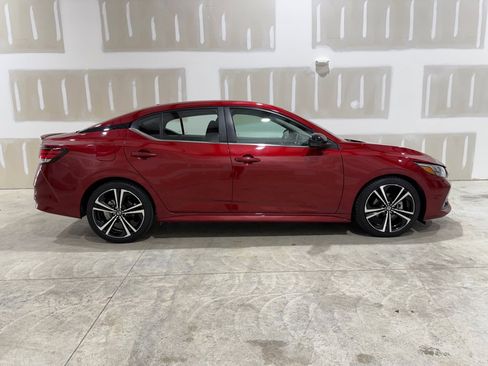 Used 2023 Nissan Sentra SR w/ Electronics Package image 9