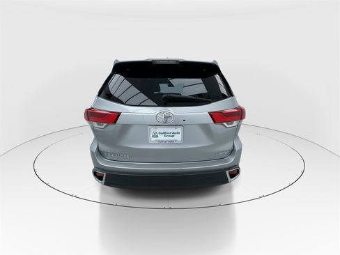 Used 2019 Toyota Highlander Limited Platinum image 7
