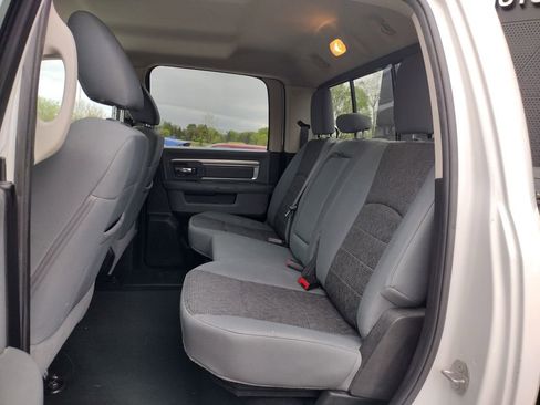 Used 2019 RAM 1500 Classic SLT w/ SLT Plus D←cor Group AWD/4WD image 7