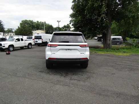 Used 2023 Jeep Grand Cherokee Limited w/ Black Appearance Package AWD/4WD image 7
