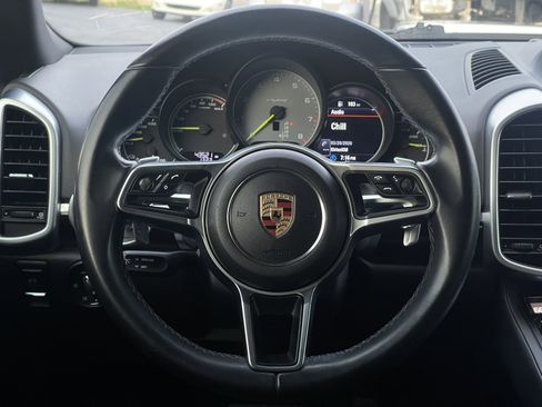Used 2018 Porsche Cayenne S Platinum image 23