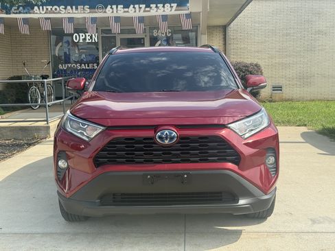 Used 2019 Toyota RAV4 XLE w/ Convenience Package AWD/4WD image 2