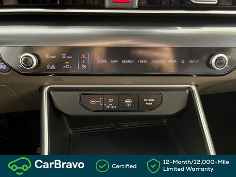 Used 2025 Kia Carnival FWD image 28