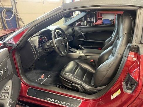 Used 2006 Chevrolet Corvette Convertible w/ Preferred Equipment Group RWD image 6