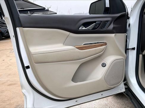 Used 2017 GMC Acadia Denali w/ Technology Package image 21