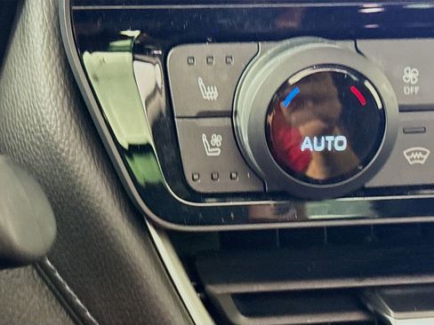 Certified 2024 Toyota Grand Highlander AWD image 18