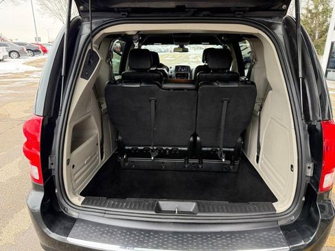 Used 2019 Dodge Grand Caravan SXT image 15