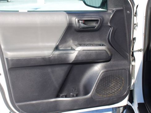 Certified 2020 Toyota Tacoma SR5 image 12