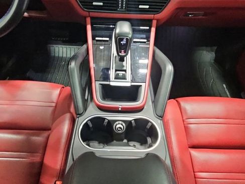 Used 2019 Porsche Cayenne AWD/4WD image 15