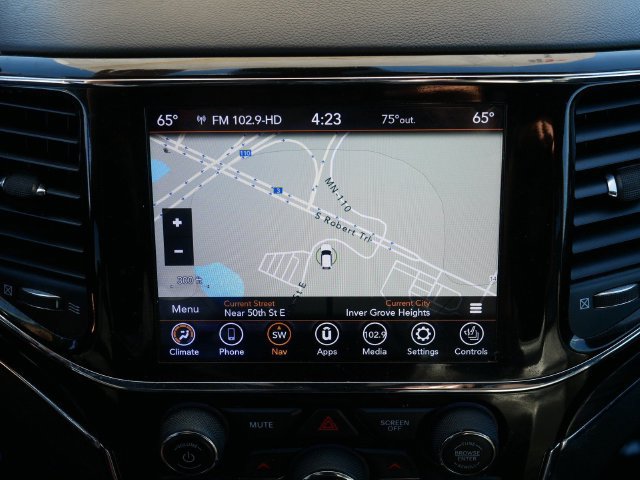 Used 2020 Jeep Grand Cherokee Overland AWD/4WD image 32