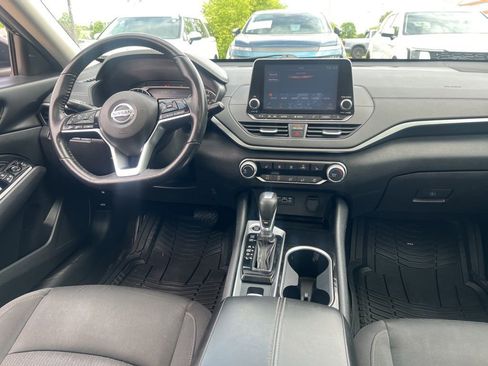 Used 2021 Nissan Altima 2.5 SV w/ SV Premium Package FWD image 16