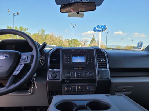 Used 2018 Ford F150 XLT AWD/4WD image 15