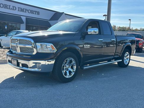 Used 2017 RAM 1500 Laramie w/ Convenience Group image 8