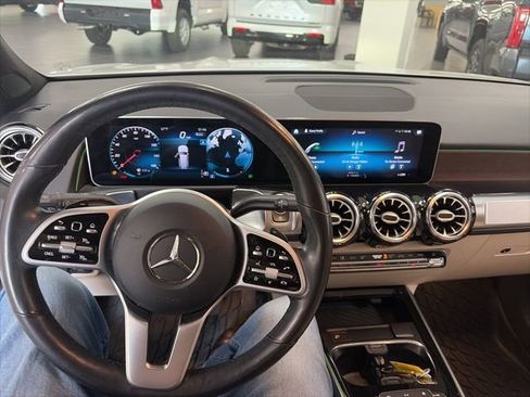 Used 2021 Mercedes-Benz GLB 250 4MATIC image 17
