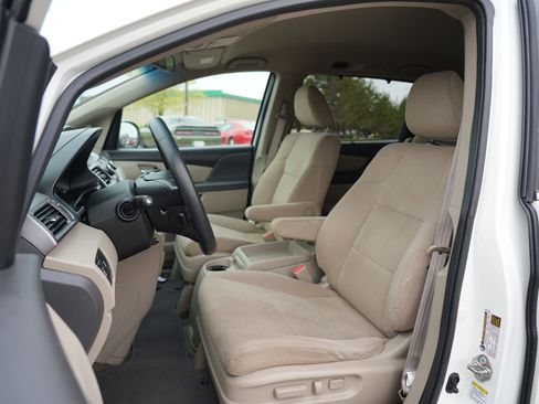 Used 2016 Honda Odyssey EX image 12
