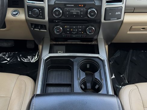 Used 2017 Ford F250 Lariat w/ Lariat Ultimate Package image 27