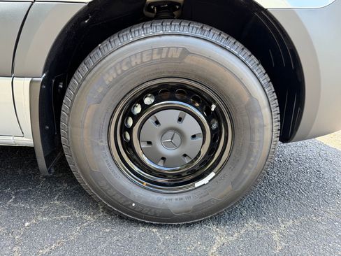 New 2025 Mercedes-Benz Sprinter 2500 image 32