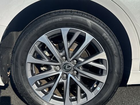 Used 2022 Lexus ES 300h image 11