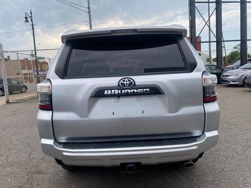 Used 2018 Toyota 4Runner TRD Off-Road Premium AWD/4WD image 9