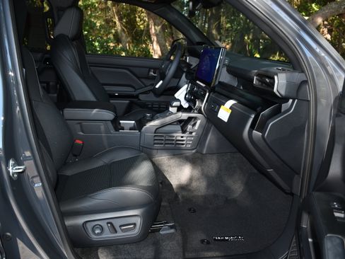 New 2025 Toyota 4Runner Limited image 11