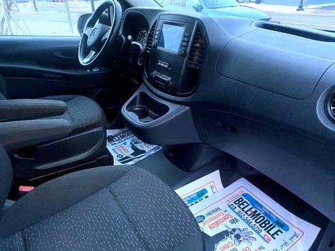 Used 2021 Mercedes-Benz Metris image 36