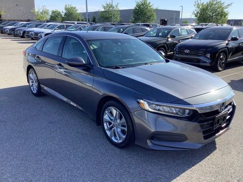Used 2018 Honda Accord LX image 3