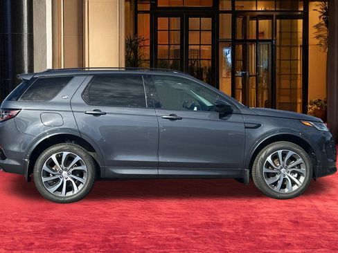 New 2025 Land Rover Discovery Sport S image 9