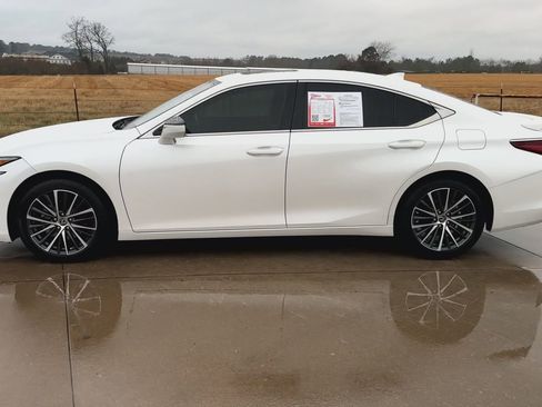 Used 2025 Lexus ES 300h ES 300h image 6