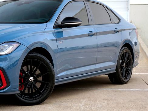 Used 2025 Volkswagen Jetta GLI Autobahn FWD image 21