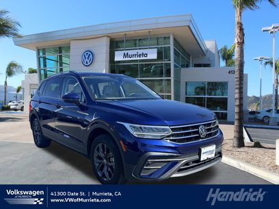 Used 2023 Volkswagen Tiguan SE w/ Panoramic Sunroof Package