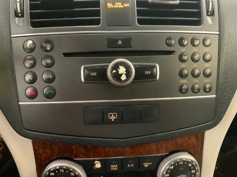 Used 2011 Mercedes-Benz C 300 4dr Sdn C 300 Sport RWD image 19