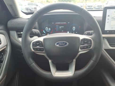 Certified 2025 Ford Explorer Active RWD image 21