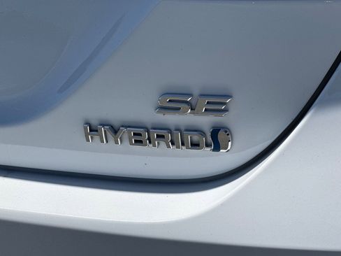 Used 2024 Toyota Camry SE w/ Cold Weather Package FWD image 26
