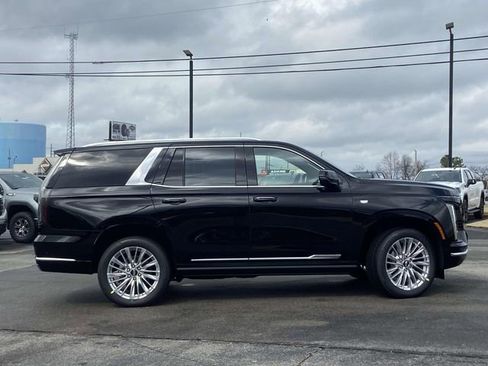 New 2026 Cadillac Escalade Luxury image 2