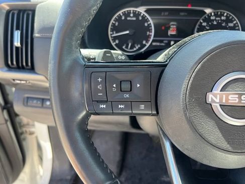 Used 2024 Nissan Pathfinder SL AWD/4WD image 25