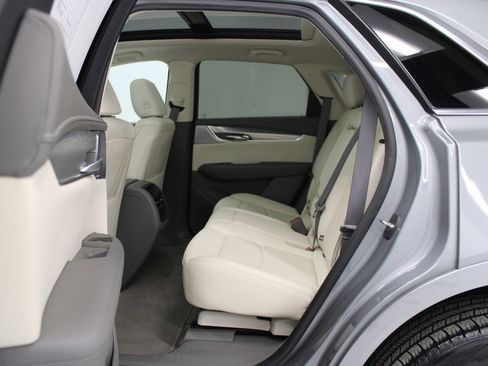 Used 2023 Cadillac XT5 Premium Luxury image 37