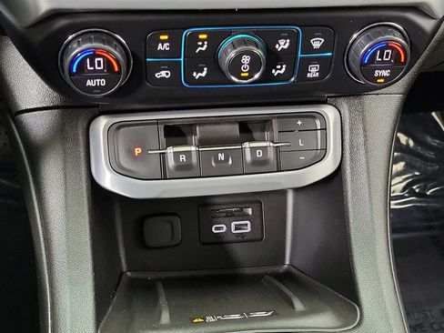 Certified 2020 GMC Acadia SLT w/ Driver Alert Package II image 17