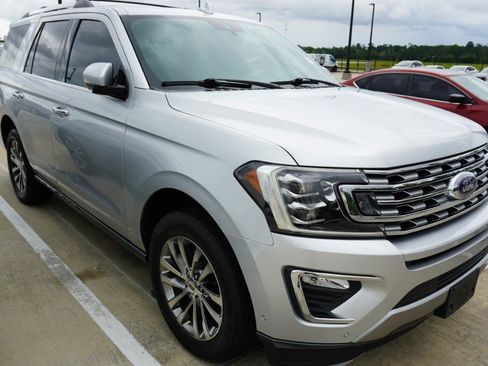 Used 2018 Ford Expedition Limited w/ Equipment Group 301A RWD image 3