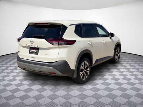 Used 2023 Nissan Rogue SV FWD image 9