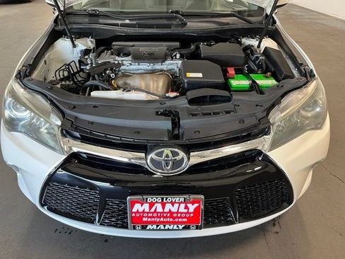 Used 2016 Toyota Camry SE FWD image 9