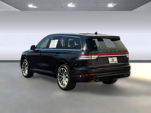 Used 2022 Lincoln Aviator Grand Touring image 3