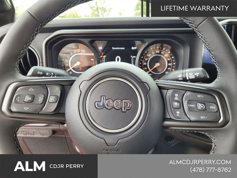 New 2025 Jeep Gladiator Rubicon w/ Convenience Group image 24