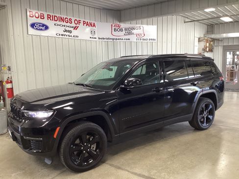 Used 2025 Jeep Grand Cherokee L Limited w/ Black Appearance Package AWD/4WD image 1