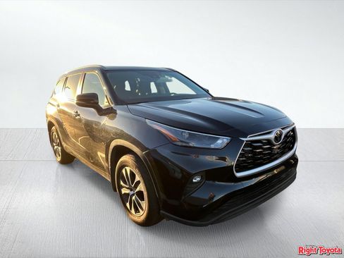 Certified 2026 Toyota Highlander XLE AWD/4WD image 5