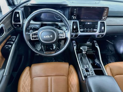 Certified 2022 Kia Sorento SX Prestige w/ Rust Color Package AWD/4WD image 4