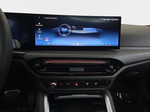Used 2025 BMW 430i xDrive w/ M Sport Package AWD/4WD image 23