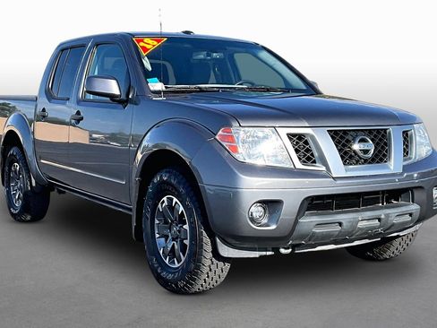 Used 2018 Nissan Frontier PRO-4X AWD/4WD image 9